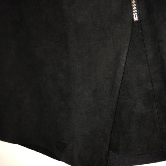 Black Suede Envelope Zara Skort with Circle Zipper - Picture 4 of 4